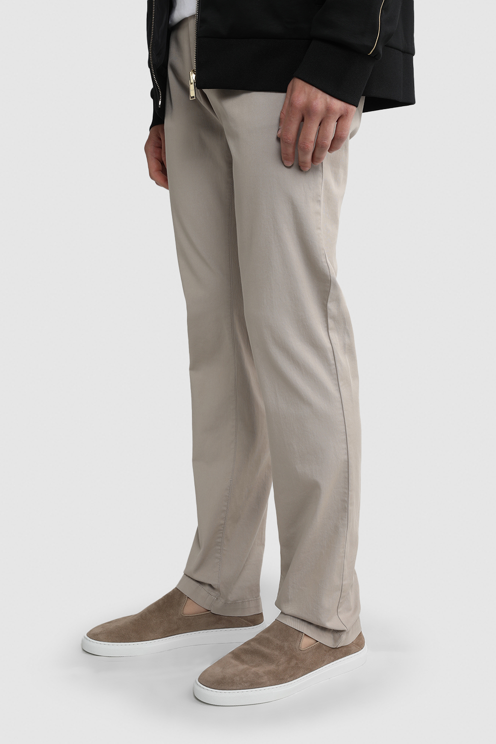 תמונת כל הלוק של נעלי מוקסין מזמש